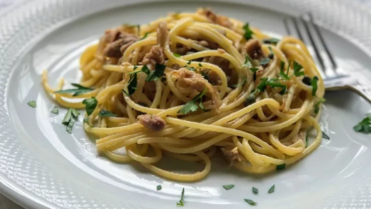 How to Make the Perfect Spaghetti with Tuna and Capers at Home