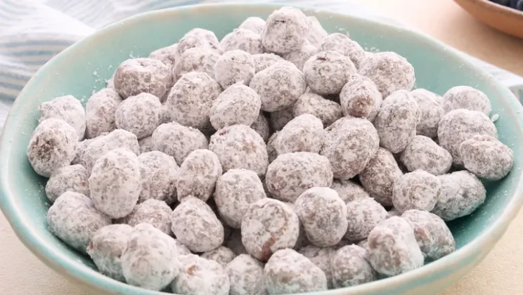 Easy Blueberry Puppy Chow Recipe You Can Make in 30 Minutes