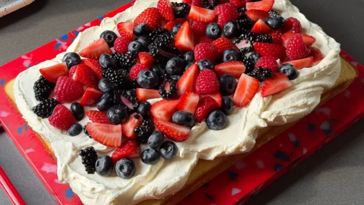 Berry Chantilly Sheet Cake Recipe — Quick and Easy Homemade Snack