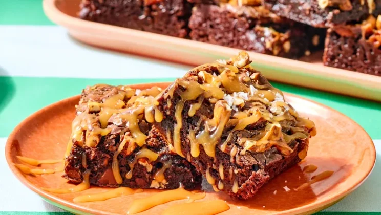 How to Make Delicious Salted Caramel Pretzel Brownies — Quick & Easy!