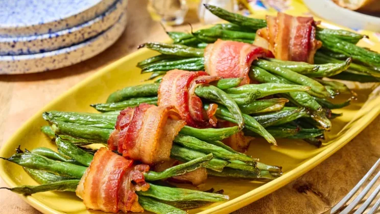 Easy Bacon-Wrapped Green Bean Bundles Recipe You Can Make in 30 Minutes