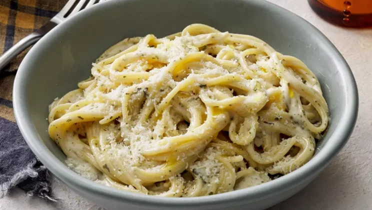Simple and Delicious Creamy Garlic Pasta Recipe for Beginners